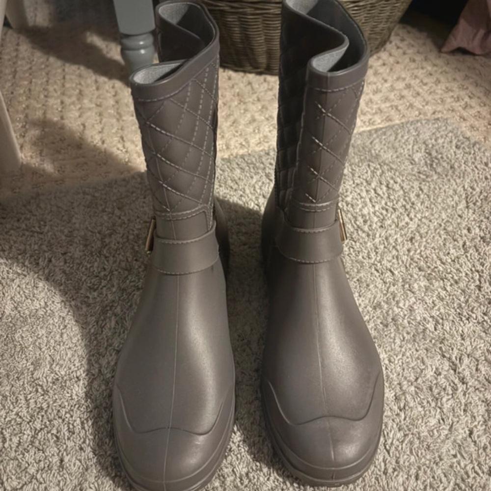 Gray Quilted Mid-Calf Rain Boots - Women